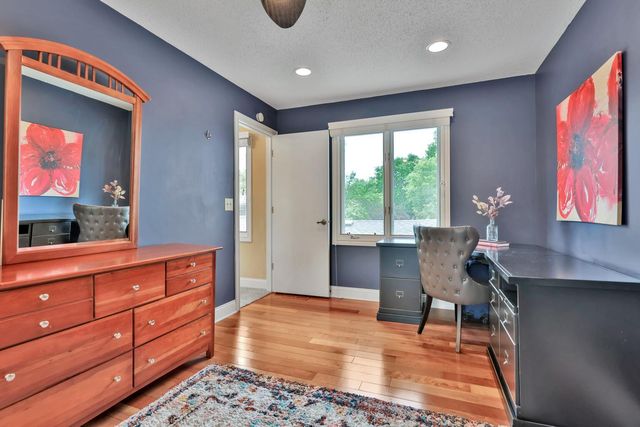 8264 Kingslee Road, Bloomington, MN 55438