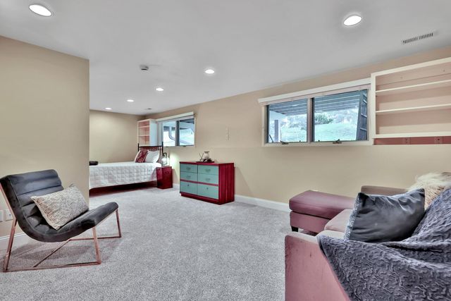 8264 Kingslee Road, Bloomington, MN 55438