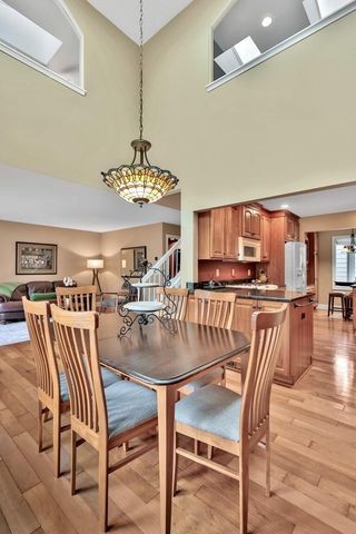8264 Kingslee Road, Bloomington, MN 55438