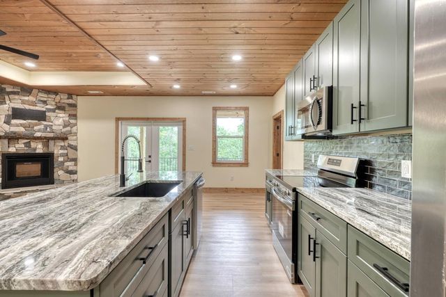 460 River Mountain Road, Murphy, NC 28906