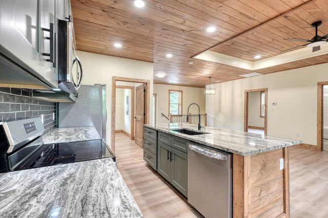 460 River Mountain Road, Murphy, NC 28906