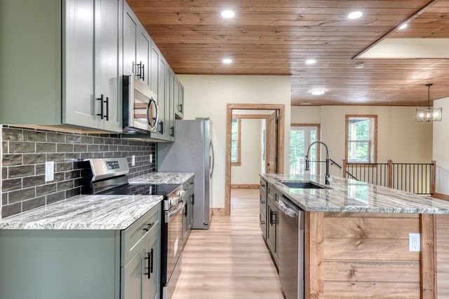 460 River Mountain Road, Murphy, NC 28906