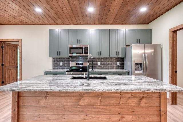 460 River Mountain Road, Murphy, NC 28906