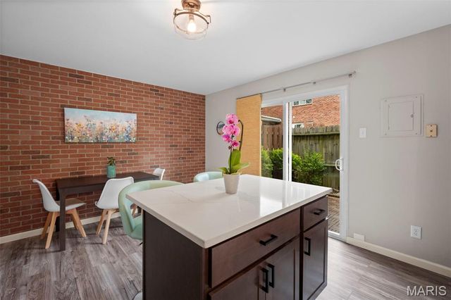 10602 Carroll Wood Way, St Louis, MO 63128