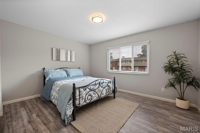 10602 Carroll Wood Way, St Louis, MO 63128