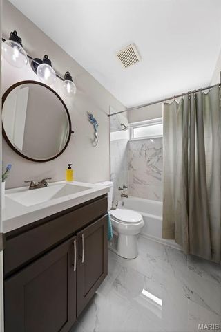 10602 Carroll Wood Way, St Louis, MO 63128