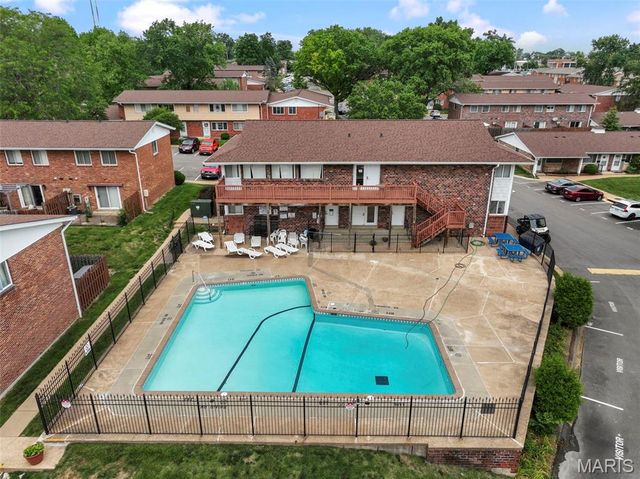 10602 Carroll Wood Way, St Louis, MO 63128