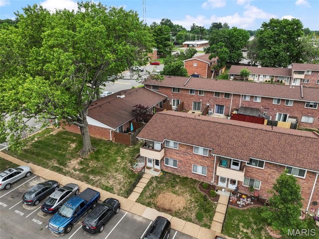 10602 Carroll Wood Way, St Louis, MO 63128