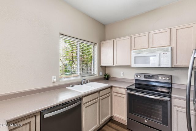 1018 W JANICE Drive, Tempe, AZ 85283