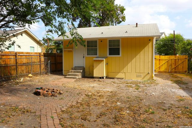 114 Pruitt Ave, San Antonio, TX 78204