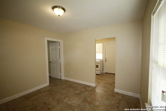 114 Pruitt Ave, San Antonio, TX 78204