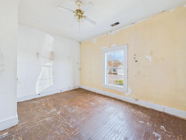 605 Bennett Street, Sweetwater, TN 37874