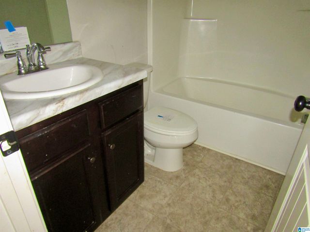 5100 MEADOW LAKE TRAIL, Bessemer, AL 35020