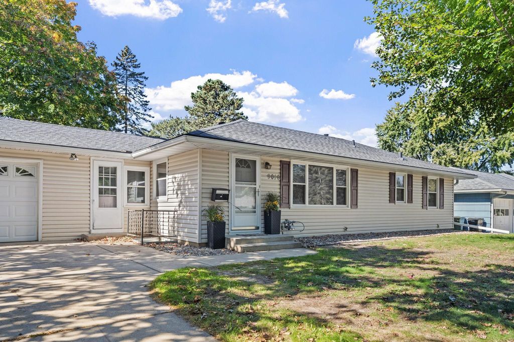 9016 Morgan Avenue S, Bloomington, MN 55431
