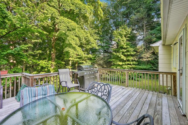37 Nursery Road, Tuxedo Park, NY 10987