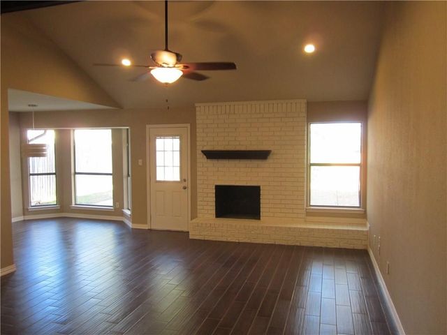 209 Ginger Lane, Euless, TX 76039