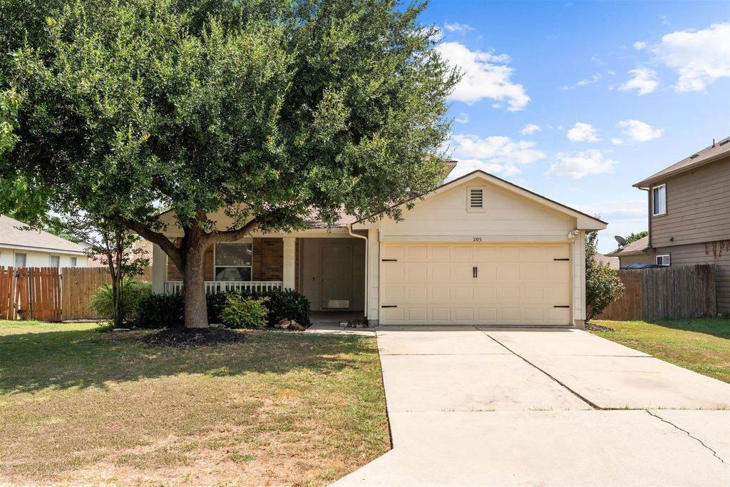 205 Stewart DR, Hutto, TX 78634