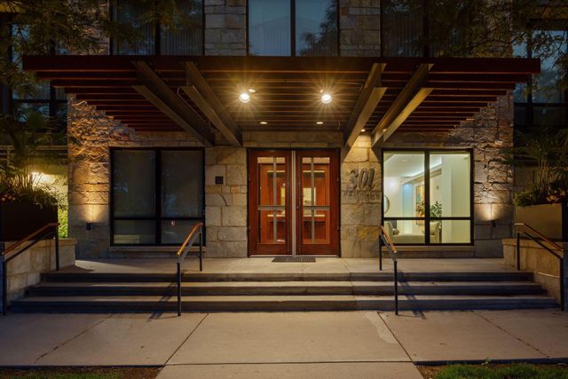 301 Kenwood Parkway 601, Minneapolis, MN 55403