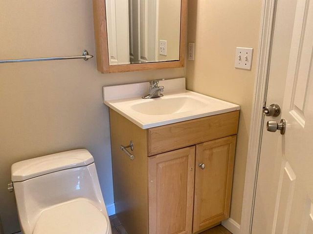 26 Bettys Pond Road UNIT 9, Hyannis, MA 02601