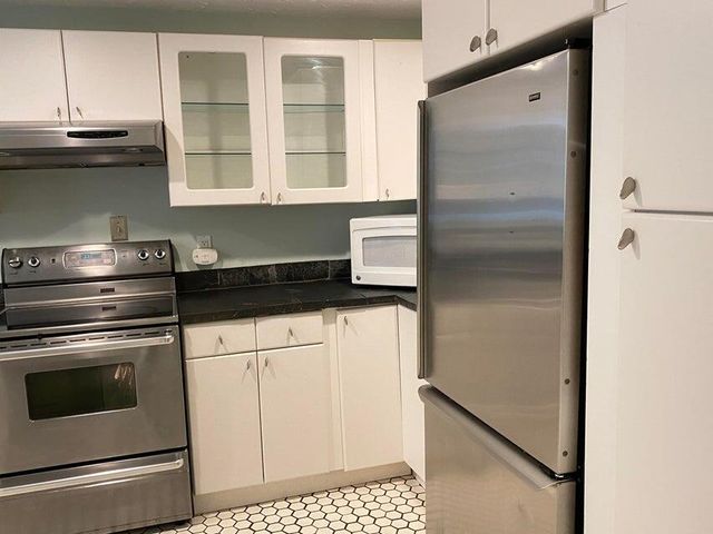 26 Bettys Pond Road UNIT 9, Hyannis, MA 02601