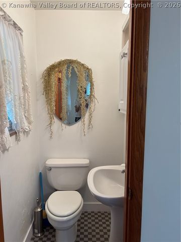 654 Gordon Drive, Charleston, WV 25314