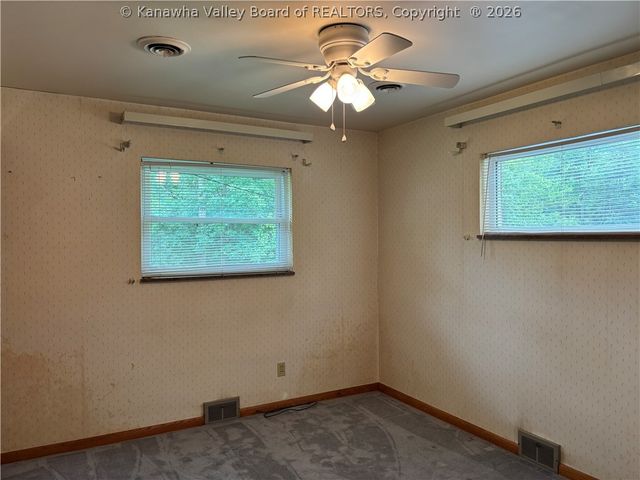654 Gordon Drive, Charleston, WV 25314