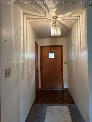 654 Gordon Drive, Charleston, WV 25314