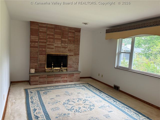 654 Gordon Drive, Charleston, WV 25314