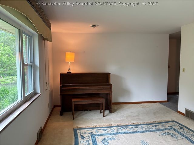 654 Gordon Drive, Charleston, WV 25314