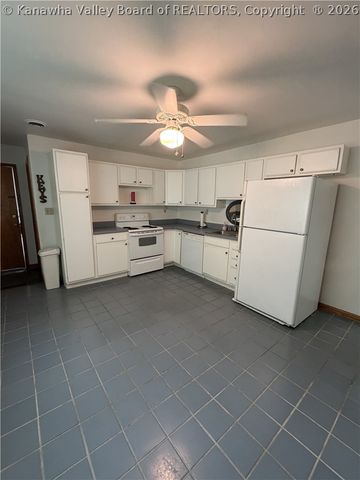 654 Gordon Drive, Charleston, WV 25314