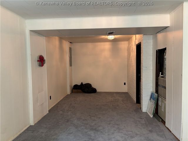 654 Gordon Drive, Charleston, WV 25314