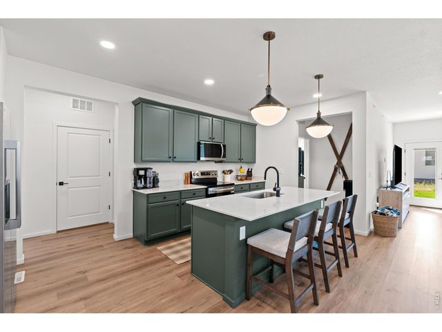 812 Galloway Dr, Johnstown, CO 80534