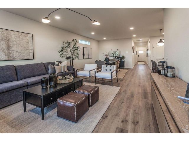 812 Galloway Dr, Johnstown, CO 80534