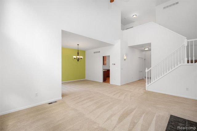 1341 Hollins Hall Lane, Troy, MI 48085