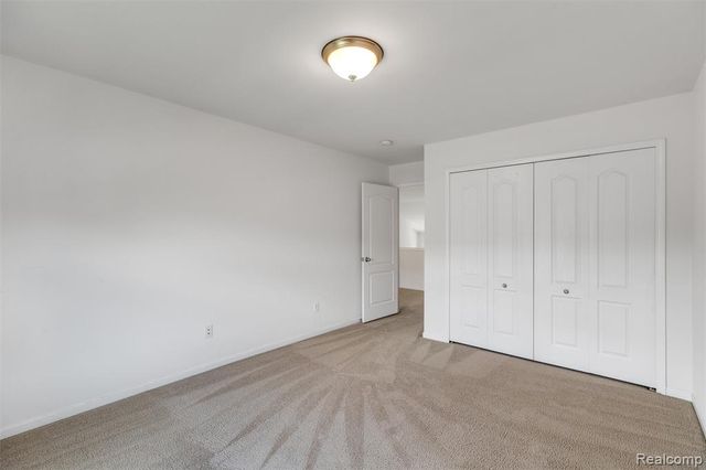 1341 Hollins Hall Lane, Troy, MI 48085