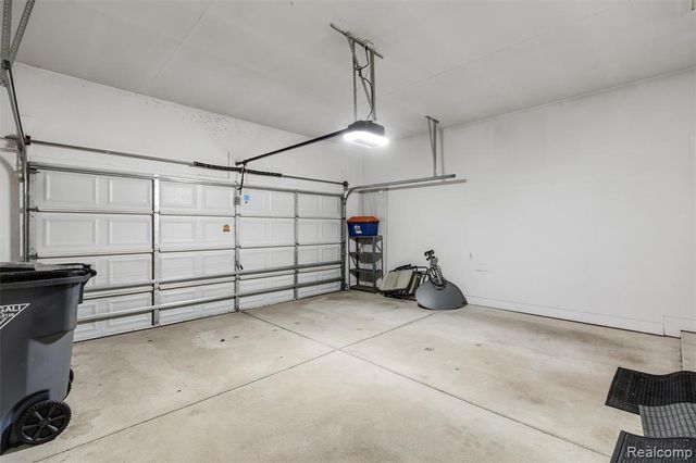 1341 Hollins Hall Lane, Troy, MI 48085