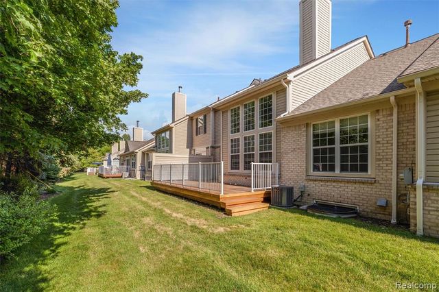 1341 Hollins Hall Lane, Troy, MI 48085