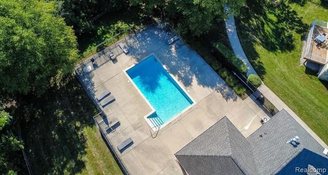 1341 Hollins Hall Lane, Troy, MI 48085
