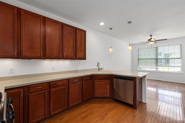 1341 Hollins Hall Lane, Troy, MI 48085
