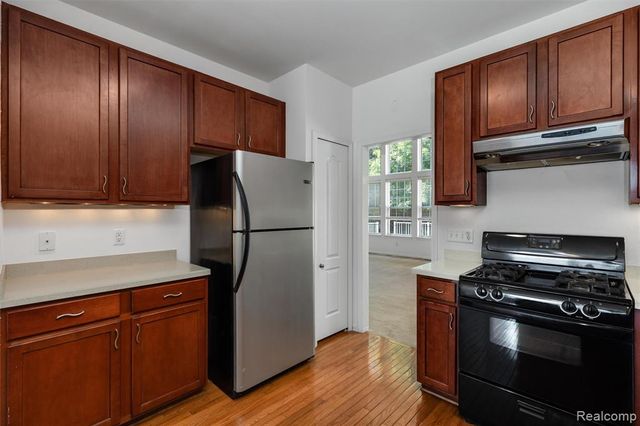 1341 Hollins Hall Lane, Troy, MI 48085