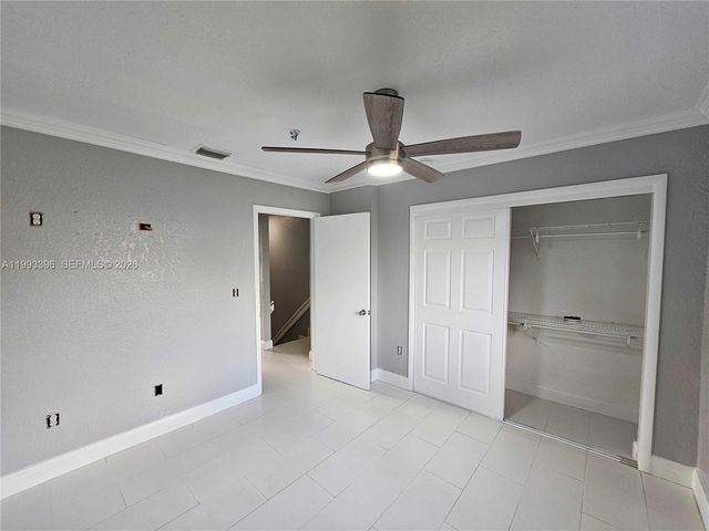 8027 NW 8th St 17, Miami, FL 33126