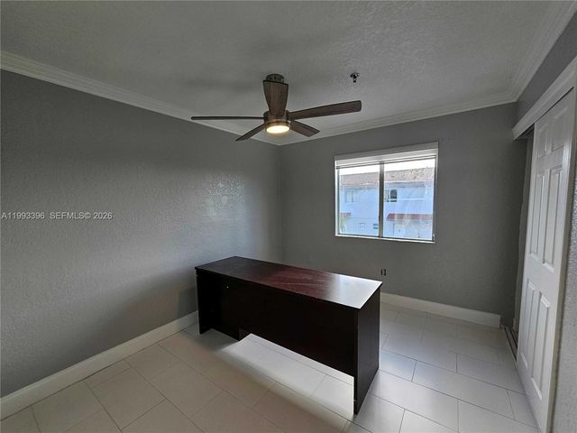 8027 NW 8th St 17, Miami, FL 33126