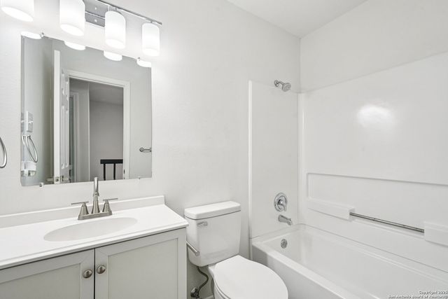 13038 Beacon Park, San Antonio, TX 78249