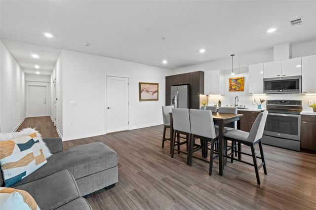 4361 S Congress Ave 402, Austin, TX 78745