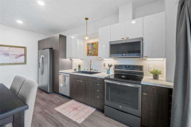 4361 S Congress Ave 402, Austin, TX 78745
