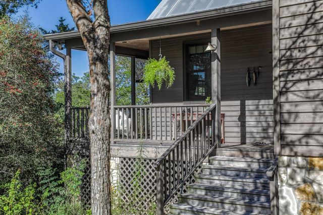 1745 Schoenberg Road, Carmine, TX 78932