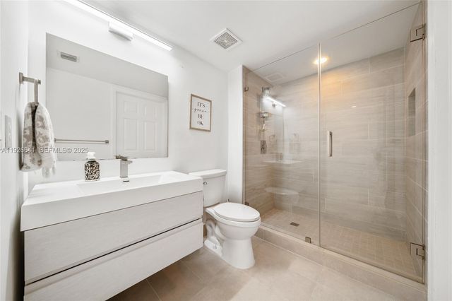 1155 Brickell Bay Dr 2501, Miami, FL 33131