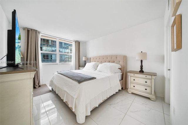 1155 Brickell Bay Dr 2501, Miami, FL 33131