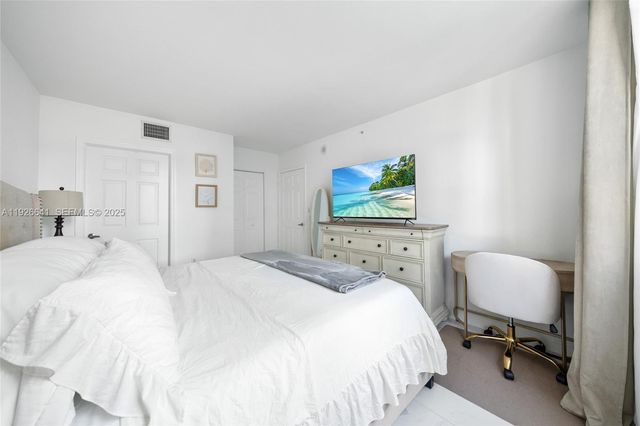 1155 Brickell Bay Dr 2501, Miami, FL 33131