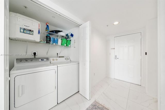 1155 Brickell Bay Dr 2501, Miami, FL 33131